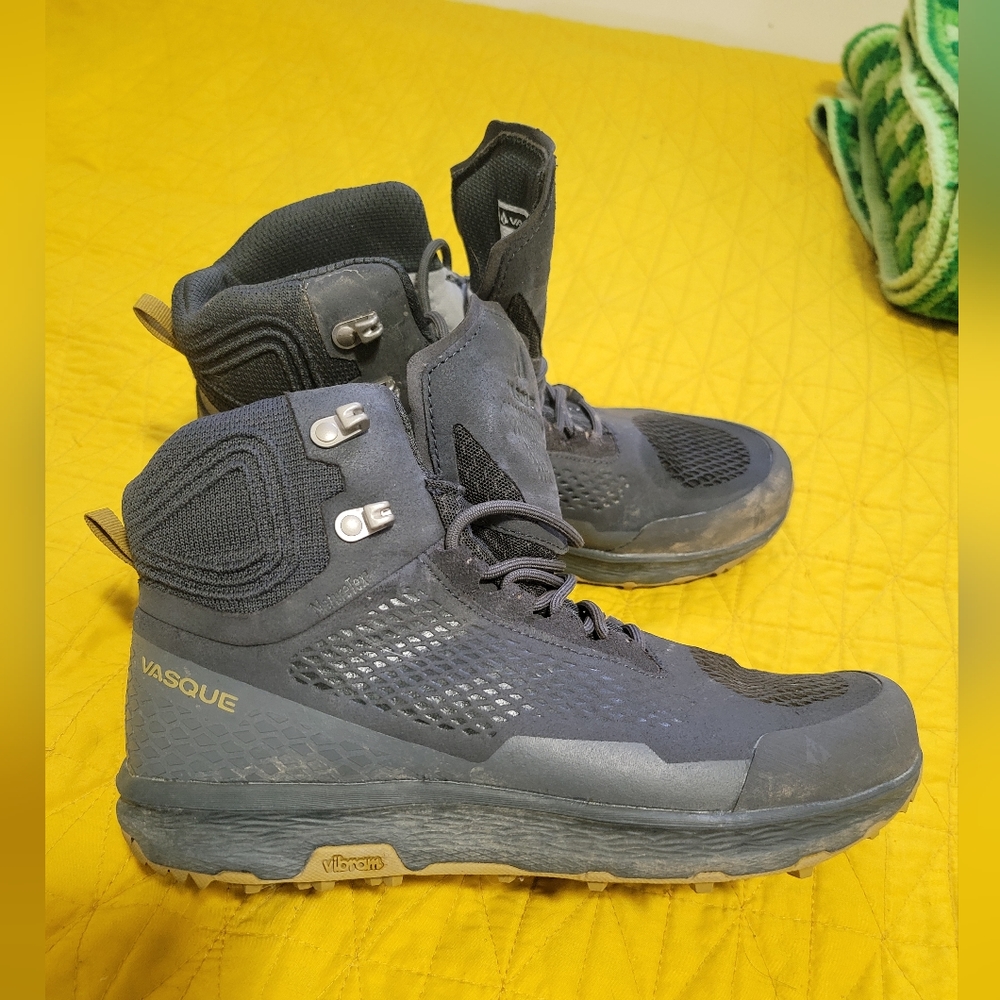 Vasque boots men's size 8